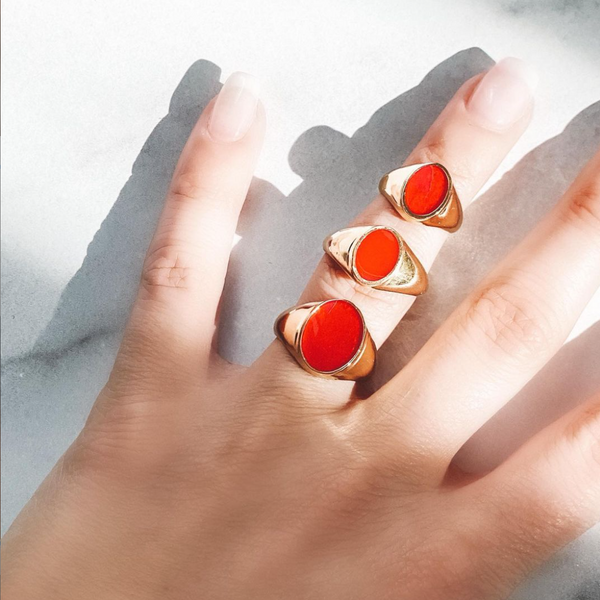SARAH CHLOE IVY ENAMEL SIGNET RING-RED