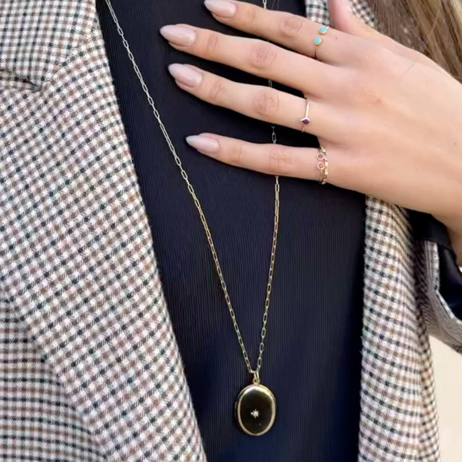 セレブ愛用【Sarah Chloe】ALANA DIAMOND LOCKETネックレス ALANA MEDIUM OVAL DIAMOND LOCKET – SARAH CHLOE