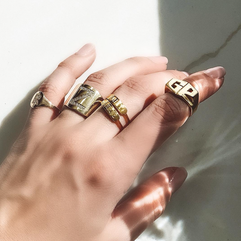 KENT INITIAL SIGNET RING